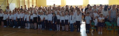 Rozpoczęcie uroczystości - odśpiewanie hymnu naszego kraju.